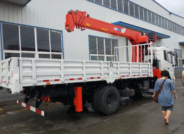 東風天錦廣林KS1886型8噸6節臂隨車吊400-926-2926 東風天錦廣林KS1886型8噸6節臂隨車吊400-926-2926