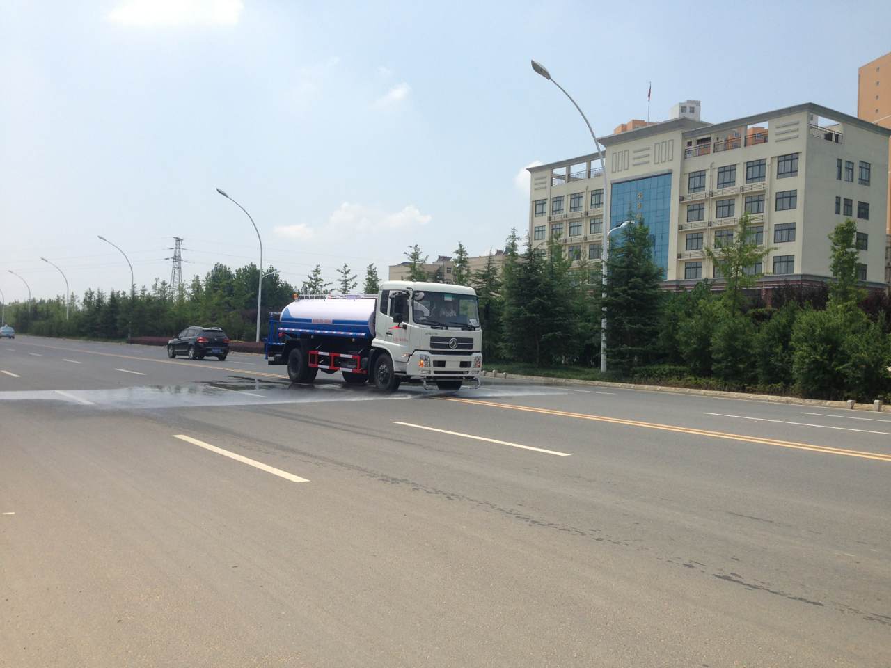 東風天錦10方灑水車 東風天錦10方灑水車