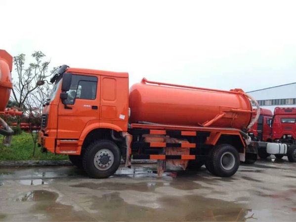 重汽吸污車 重汽吸污車