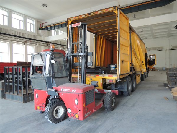 半掛式隨車叉車式計(jì)量檢衡車 半掛式隨車叉車式計(jì)量檢衡車