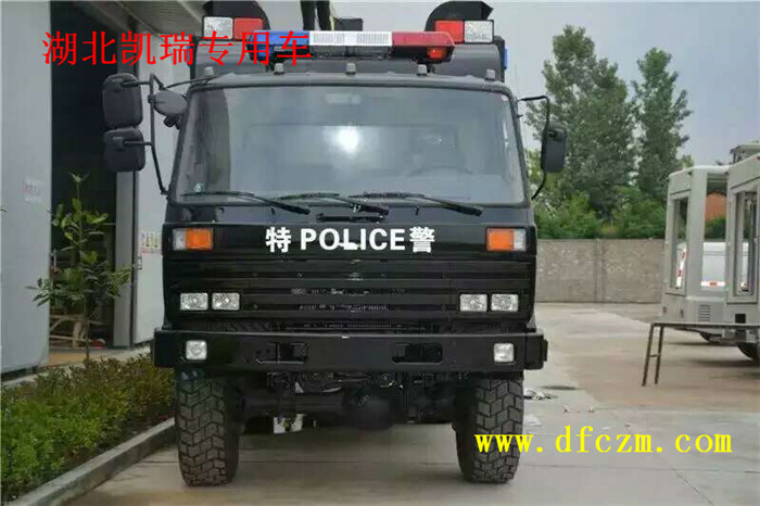 東風六驅特警炊事車正前方 東風六驅特警炊事車正前方