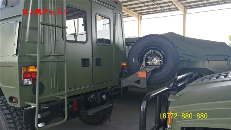 東風猛士運兵車后蹬車梯 東風猛士運兵車后蹬車梯