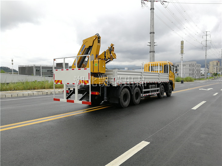 DWJ5315JJH型計(jì)量檢衡車(chē)(右后) DWJ5315JJH型計(jì)量檢衡車(chē)(右后)