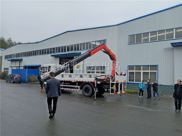 來(lái)安計(jì)量所領(lǐng)導(dǎo)檢驗(yàn)吊臂性能 來(lái)安計(jì)量所領(lǐng)導(dǎo)檢驗(yàn)吊臂性能