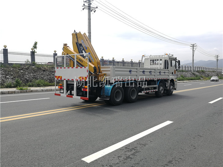 許昌市質(zhì)量監(jiān)督檢驗(yàn)測(cè)試中心檢衡車(右后) 許昌市質(zhì)量監(jiān)督檢驗(yàn)測(cè)試中心檢衡車(右后)