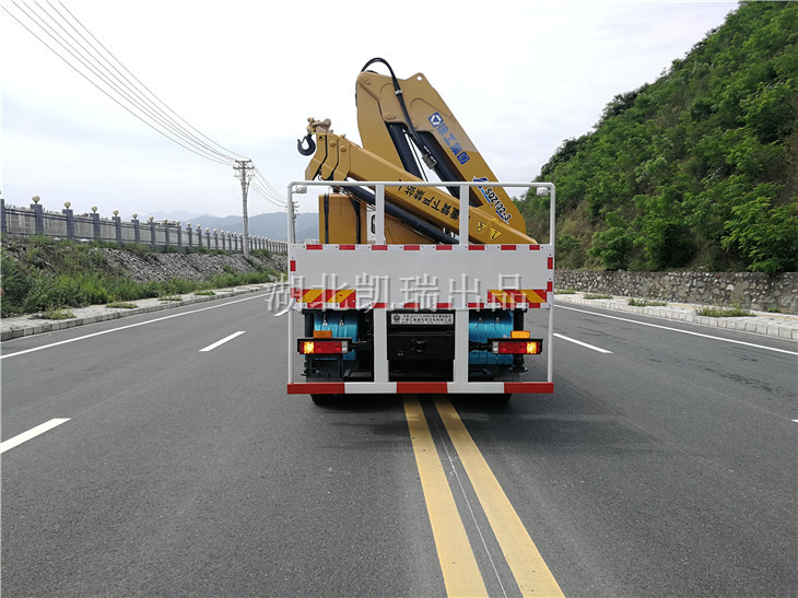 許昌市質(zhì)量監(jiān)督檢驗(yàn)測(cè)試中心檢衡車(后) 許昌市質(zhì)量監(jiān)督檢驗(yàn)測(cè)試中心檢衡車(后)