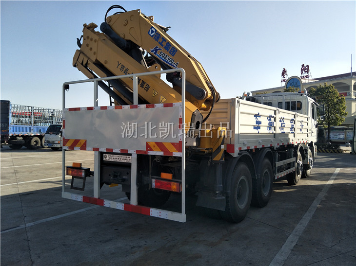 陜汽重型計量檢衡車發運(右后) 陜汽重型計量檢衡車發運(右后)