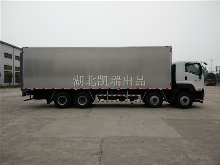 五十鈴四軸廂式計量檢衡車(右側) 五十鈴四軸廂式計量檢衡車(右側)