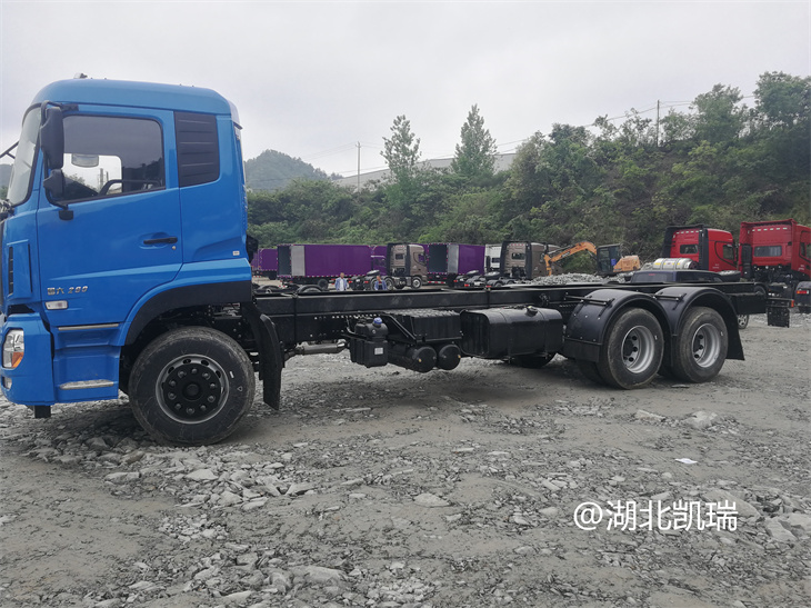 檢衡車底盤加固側面圖 檢衡車底盤加固側面圖